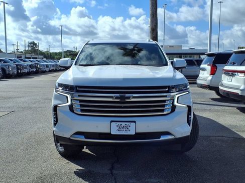 Used 2023 Chevrolet Suburban High Country RWD image 18