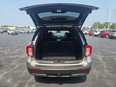Used 2020 Ford Explorer XLT w/ Equipment Group 202A AWD/4WD image 5