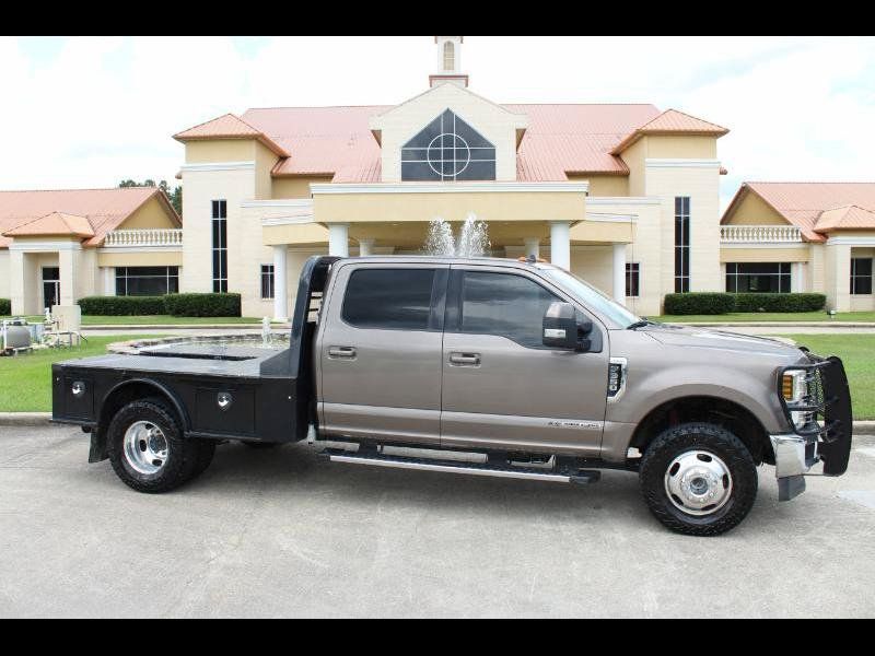 Used 2019 Ford F350 Lariat w/ Lariat Value Package AWD/4WD image 2