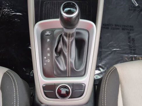 Used 2022 Hyundai Venue SEL FWD image 37