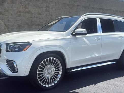 Certified 2024 Mercedes-Benz Maybach GLS 600 4MATIC image 9