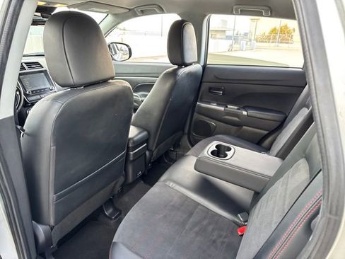 Used 2024 Mitsubishi Outlander Sport SE image 19