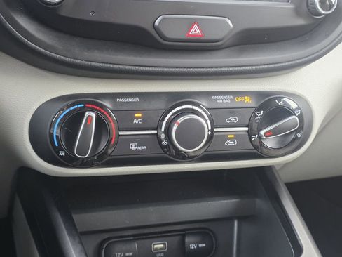 Used 2023 Kia Soul LX w/ LX Technology Package image 15