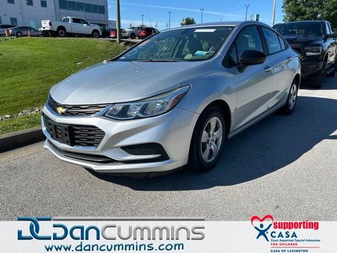 Used 2018 Chevrolet Cruze LS FWD image 1