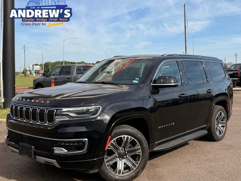 Used 2024 Jeep Wagoneer Series II w/ Flexible Seating Group RWD image 1