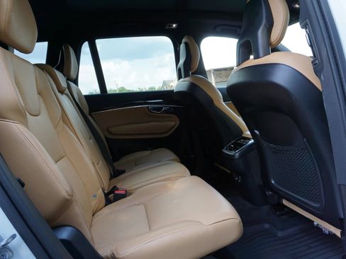 Used 2017 Volvo XC90 T6 Momentum w/ Vision Package AWD/4WD image 21