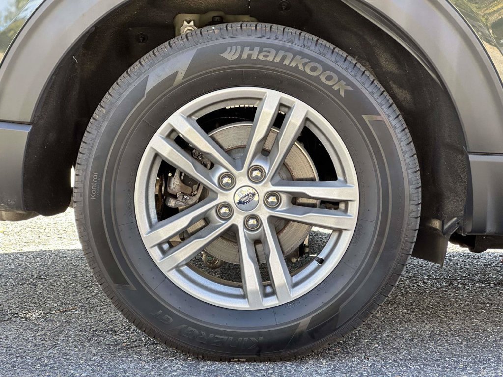 Used 2024 Ford Explorer XLT AWD/4WD image 6