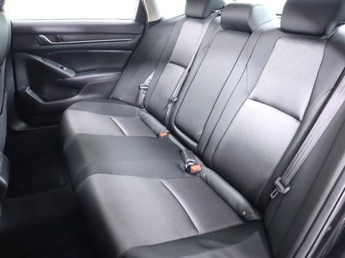 Used 2019 Honda Accord EX image 34