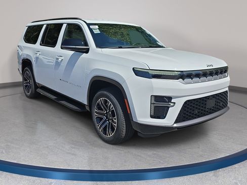 New 2026 Jeep Grand Wagoneer L 4WD image 3