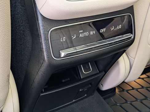 Used 2021 Mercedes-Benz GLS 450 4MATIC image 28