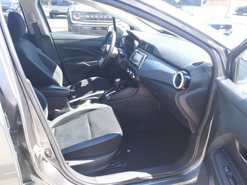 Used 2023 Nissan Versa SV FWD image 7