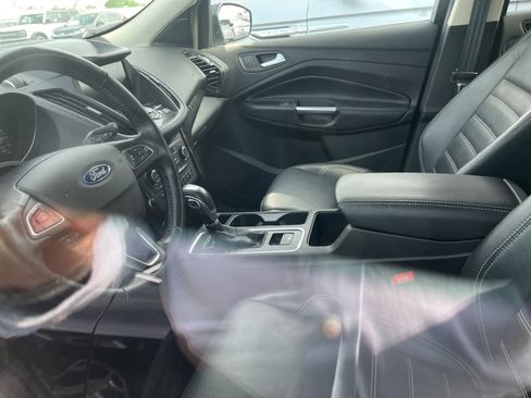 Used 2019 Ford Escape Titanium AWD/4WD image 26
