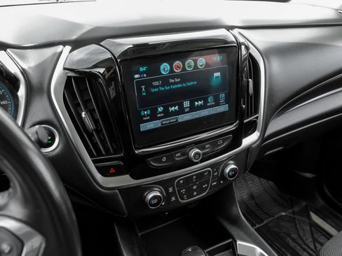 Used 2019 Chevrolet Traverse LT w/ LPO, Floor Liner Package AWD/4WD image 29