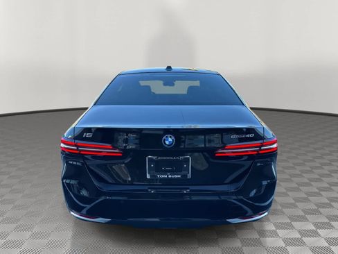 Certified 2025 BMW i5 eDrive40i w/ Premium Package image 4