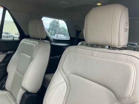 Used 2016 Ford Explorer Platinum AWD/4WD image 9