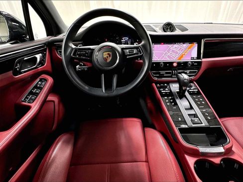 Used 2026 Porsche Macan AWD/4WD image 15