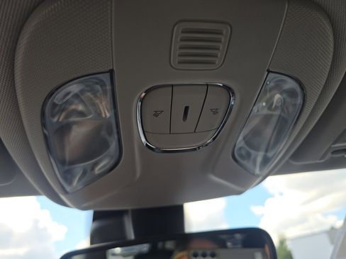 Used 2022 Jeep Compass Limited image 34