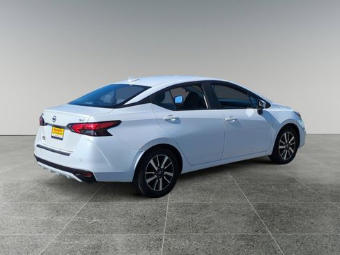 Used 2021 Nissan Versa SV image 11