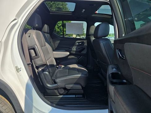 Used 2023 Chevrolet Traverse RS w/ LPO, Floor Liner Package AWD/4WD image 16