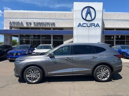Used 2023 Acura MDX SH-AWD w/ Advance Package image 2