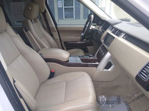 Used 2016 Land Rover Range Rover HSE image 17