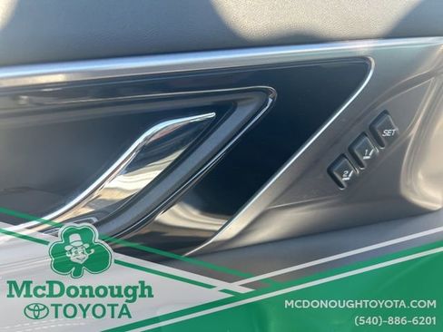 Used 2023 Subaru Legacy Limited image 8