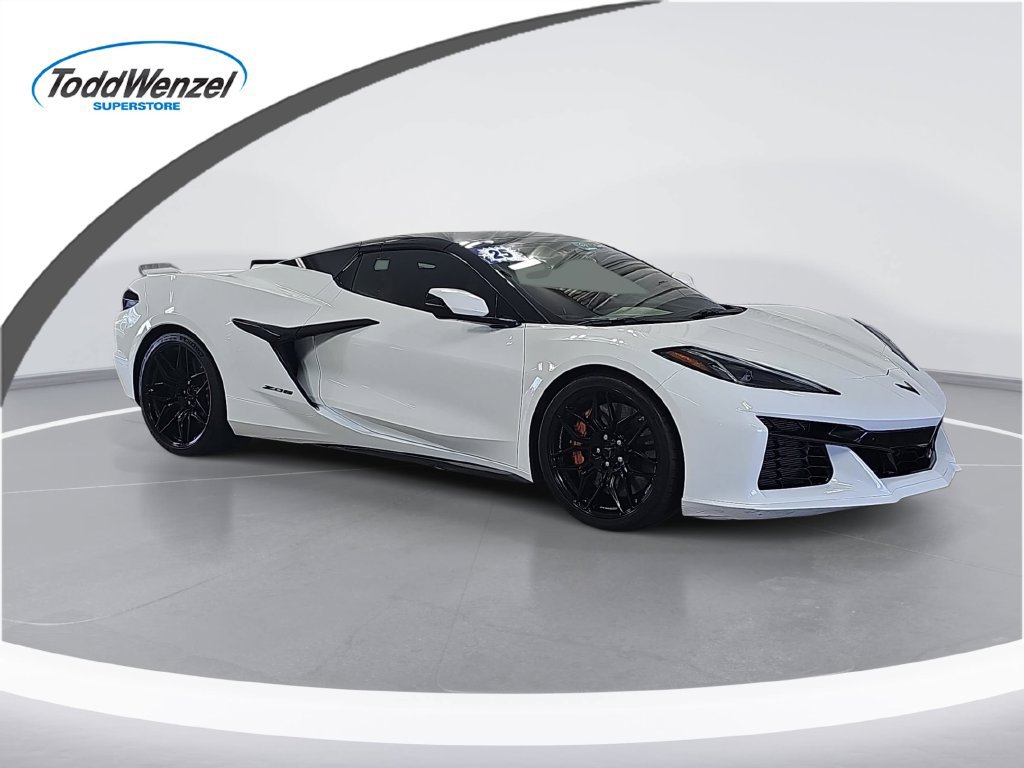 Used 2025 Chevrolet Corvette Z06 RWD image 1