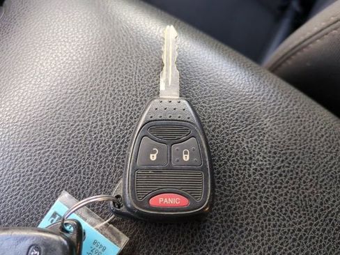 Used 2017 Jeep Wrangler Unlimited Sahara w/ Connectivity Group image 32