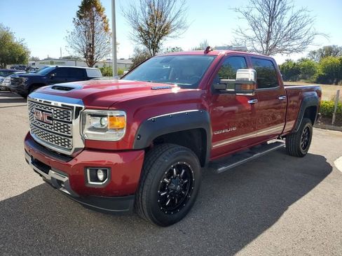 Used 2019 GMC Sierra 2500 Denali w/ Duramax Plus Package image 2