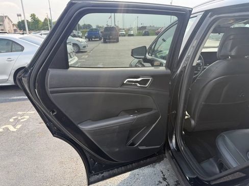 Used 2023 Kia Sportage EX AWD/4WD image 37