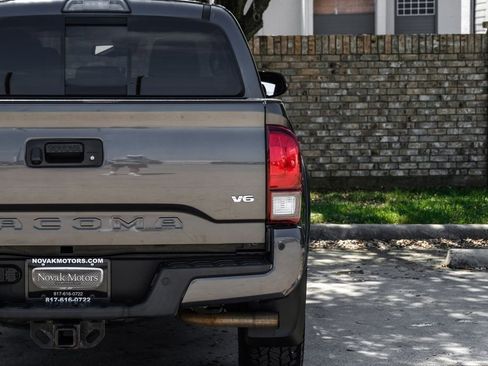 Used 2019 Toyota Tacoma TRD Sport w/ Technology Package image 56