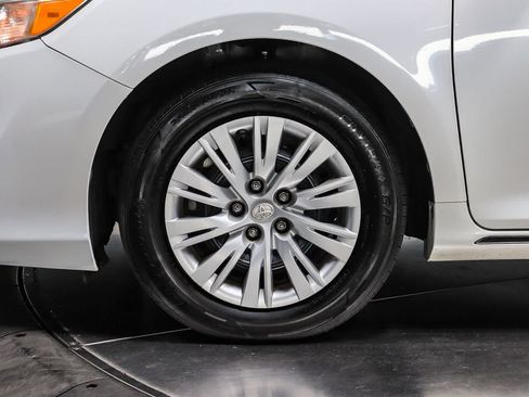 Used 2014 Toyota Camry LE FWD image 9