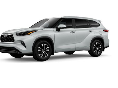 New 2026 Toyota Highlander XLE image 2