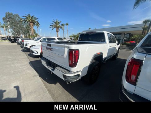 Certified 2022 GMC Sierra 2500 Denali AWD/4WD image 4