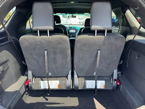 Used 2016 Ford Explorer XLT w/ Equipment Group 202A AWD/4WD image 10