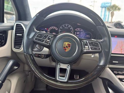 Used 2021 Porsche Cayenne Turbo image 13