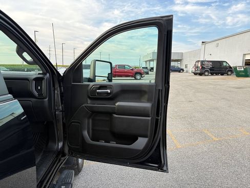 Used 2023 Chevrolet Silverado 2500 Custom w/ Gooseneck/5TH Wheel Package AWD/4WD image 39