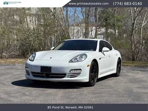 Used 2013 Porsche Panamera 4 Platinum Edition AWD/4WD image 2