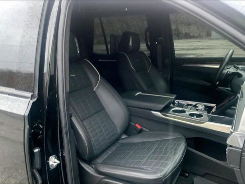 Certified 2025 Cadillac Escalade V image 7