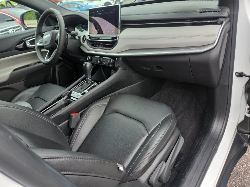 Used 2025 Jeep Compass Limited AWD/4WD image 22