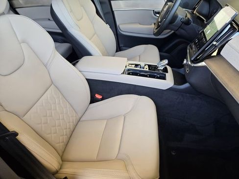 Used 2025 Volvo XC90 T8 Core image 17