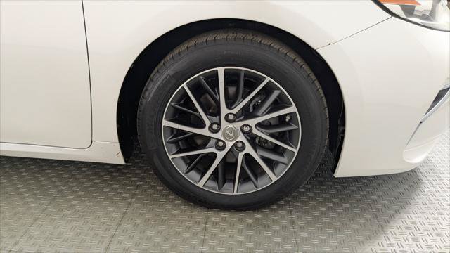 Used 2018 Lexus ES 350 w/ Luxury Package w/Wood Trim FWD image 37