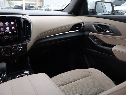 Used 2023 Chevrolet Traverse LS w/ Safety Package FWD image 13