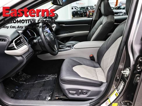 Used 2018 Toyota Camry XLE w/ Driver Assist Package FWD image 14