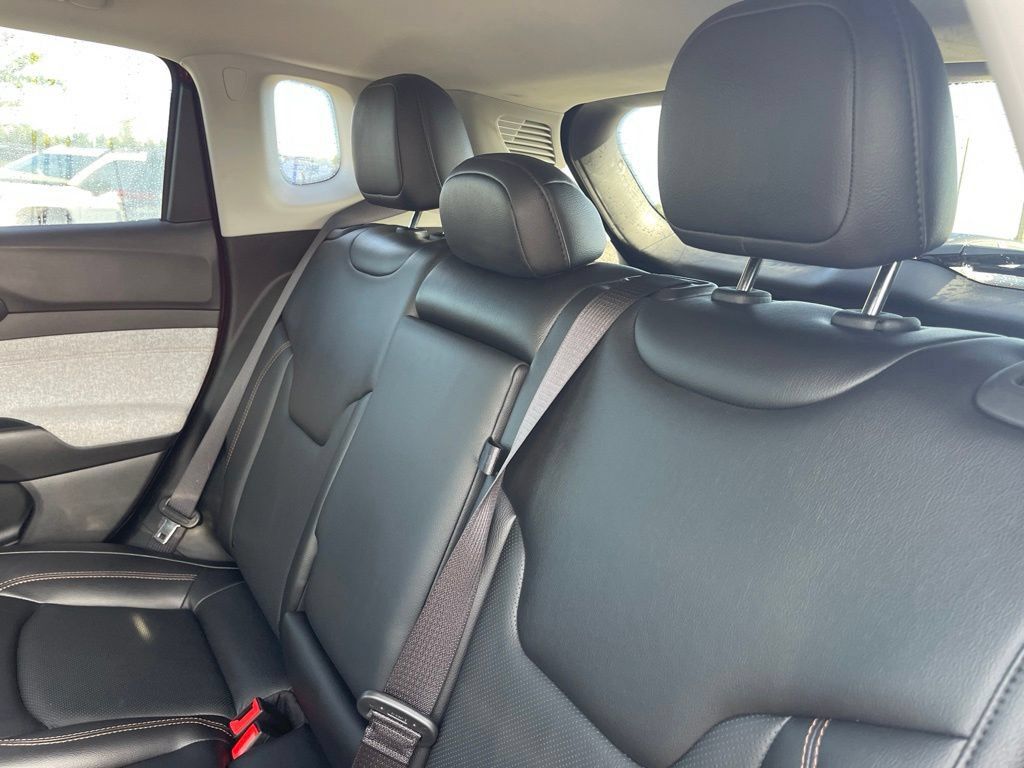 Used 2022 Jeep Compass Latitude AWD/4WD image 22