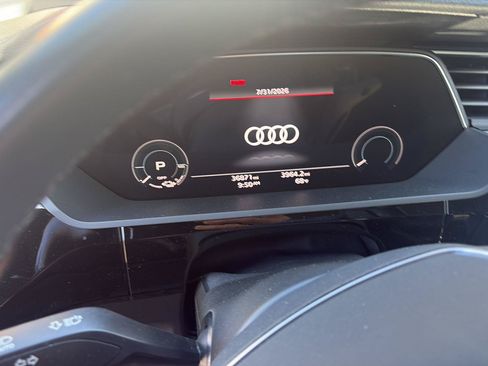 Used 2022 Audi e-tron Premium Plus AWD/4WD image 13
