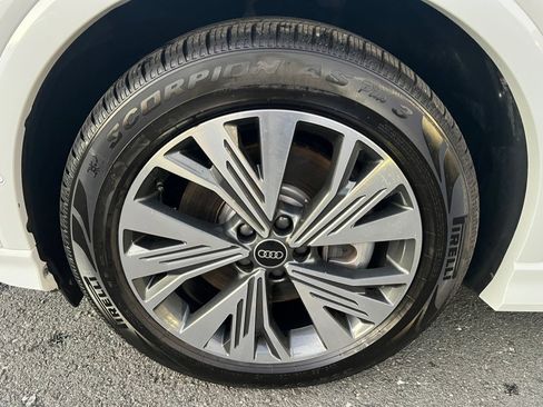 Used 2023 Audi Q4 e-tron Premium Plus w/ Premium Plus image 55