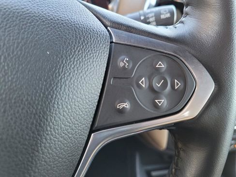 Used 2022 Chevrolet Traverse Premier image 32