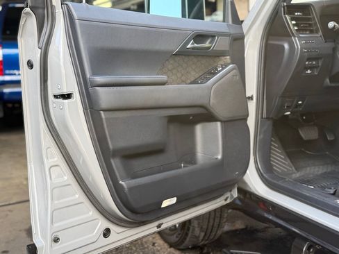 Used 2024 Lexus GX 550 w/ Cold Area Package AWD/4WD image 3