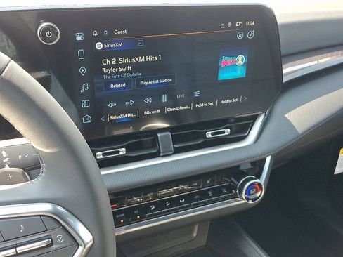 New 2027 Chevrolet Equinox LT w/ Convenience Package II FWD image 8